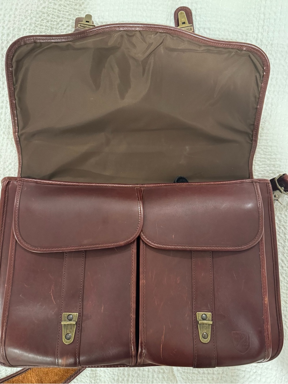 Allen Edmonds Genuine Leather Briefcase / Messenger Bag – Brown - Picture 7 of 8